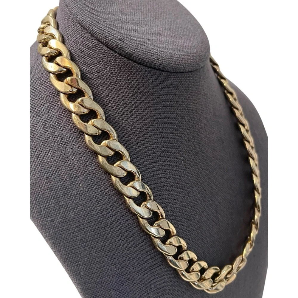 🎉HP! ❤️ Vintage Flat Cuban Chain Gold Tone Necklace